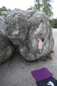 Mark getting to grips with a classic 6c problem in Font.