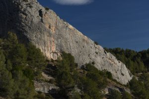 Climbers on the classic 5s and 6s in the central area of Aventador. Northern Costa Blanca
